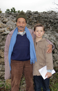 Pierre Rabhi et Mathis lors de l'interview réalisé pour Images Doc. © Marc Beynié