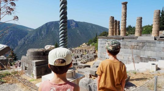 Vacances en famille. À la rencontre des dieux et héros grecs