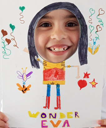 Éva, 8 ans, Wonder Éva