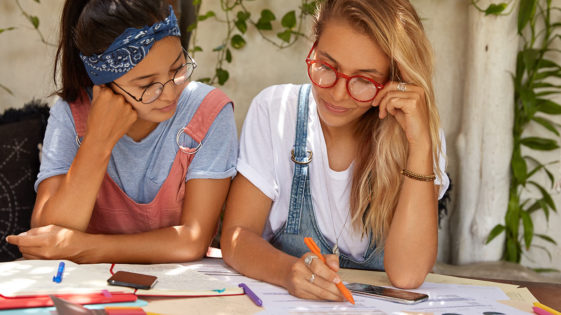 <span class='date_loisirs'>Séjour ados en juillet 2024  </span>Master class Écriture