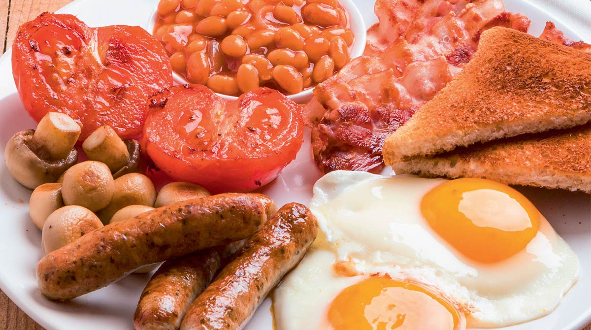 “English breakfast”, I Love English for Kids! n°230, septembre 2021. Illustrations : Clémence Lallemand. Photo : Furo Felix Photography/AdobeStock.