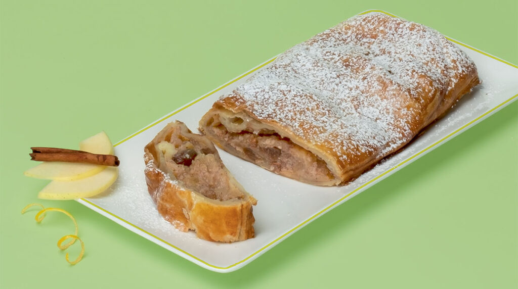 “Le strudel aux pommes”, Astrapi n°983, 1er janvier 2022. Recette : B. Muscat. Stylisme et réalisation : V. Rousset. Photo : B. Pelletier. Illustrations : L. Simon. Couleurs : R. Chaurand.