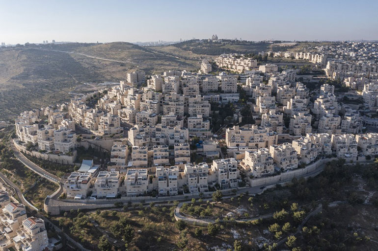En Cisjordanie, Har Homa est une colonie israélienne, située dans la partie sud de Jérusalem-Est. Israël-Palestine : on répond à toutes vos questions, article extrait du magazine Phosphore n°567, 1er janvier 2024.