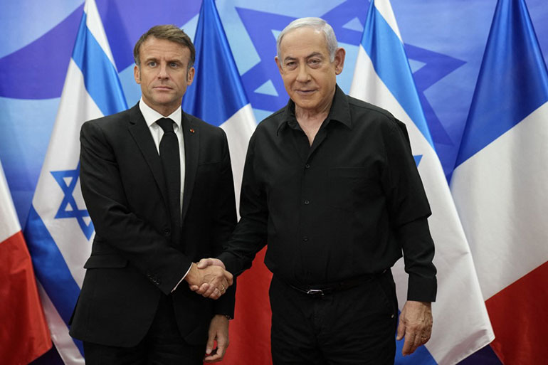 Le 24 octobre dernier, Emmanuel Macron s’est rendu à Jérusalem pour rencontrer le Premier ministre israélien Benjamin Netanyahu. Israël-Palestine : on répond à toutes vos questions, article extrait du magazine Phosphore n°567, 1er janvier 2024.