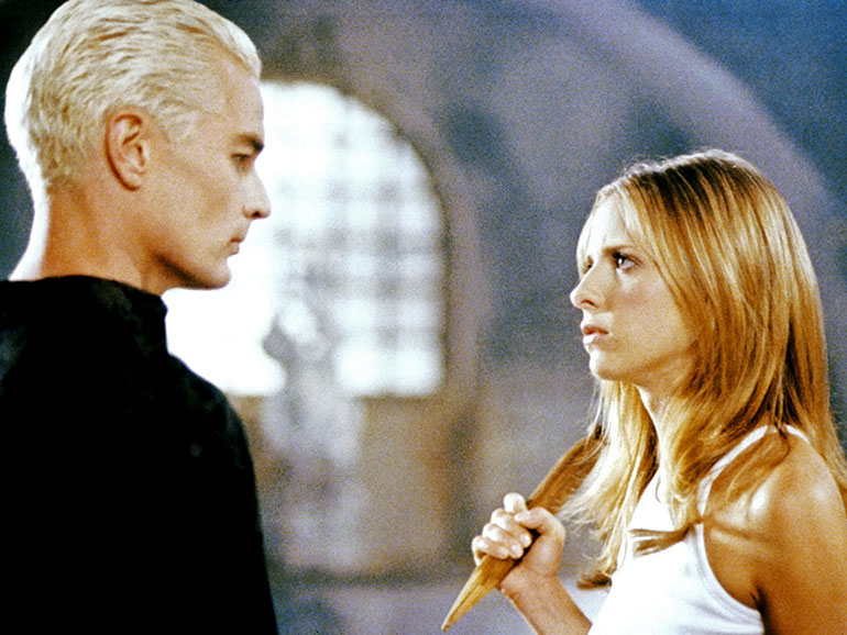 Buffy contre les vampires. À voir : Y a quoi comme séries vintage qui valent le coup ?, article extrait du magazine Phosphore n°574, 15 avril 2024.
