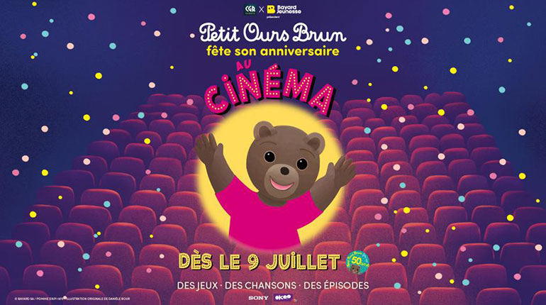 Petit Ours Brun fête son anniversaire au cinéma.