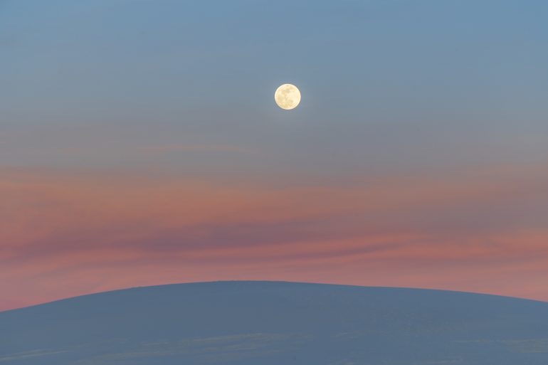 Pourquoi la Lune succède au Soleil ?