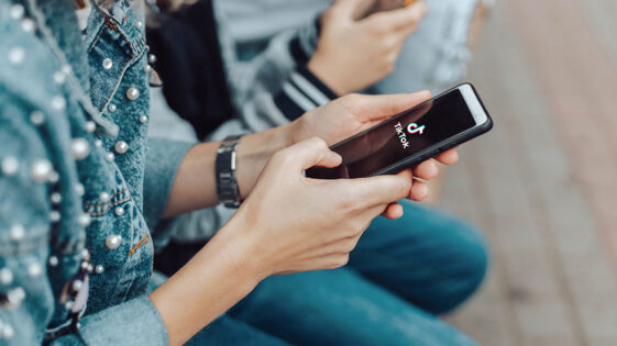 Commission d’enquête parlementaire sur TikTok : ce qu’il faut retenir