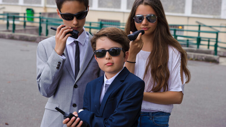 <span class='date_loisirs'>Colonie en juillet et août 2026 </span>L’espion c’est toi