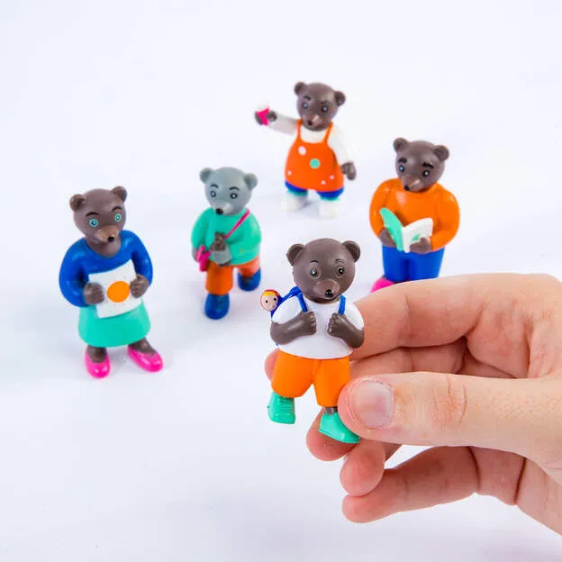 Sachet de 6 figurines Petit Ours Brun - École